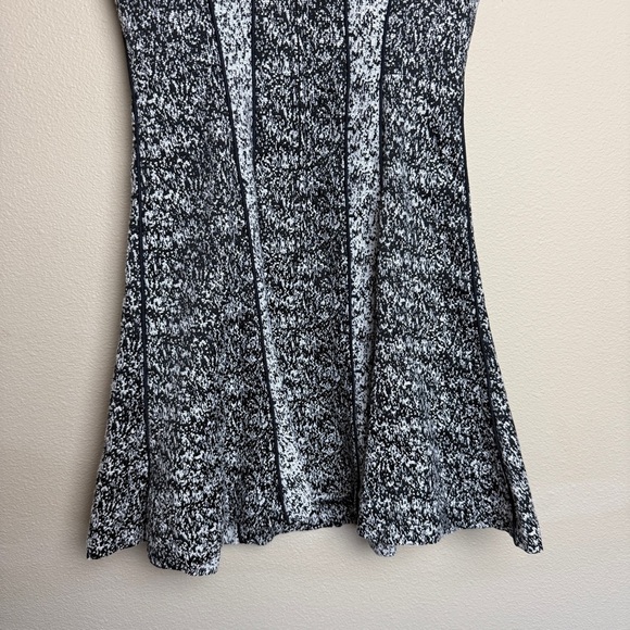 H&M Sleeveless Tweed Black & White Dress US Size 2 - Picture 6 of 7